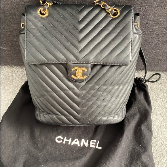 Chanel Chevron Urban City backpack medium - Picture 4 of 9